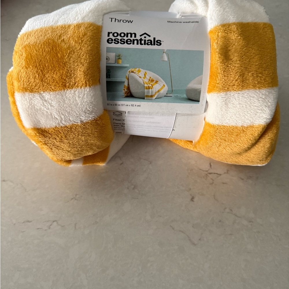 Room Essentials Plush Yellow and White Throw